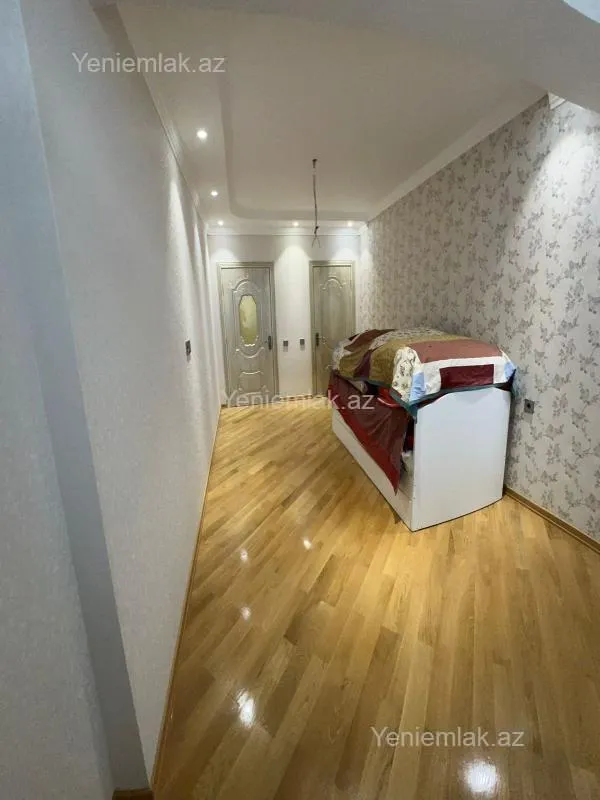 Satılır 3 otaqlı yeni tikili 135 m²