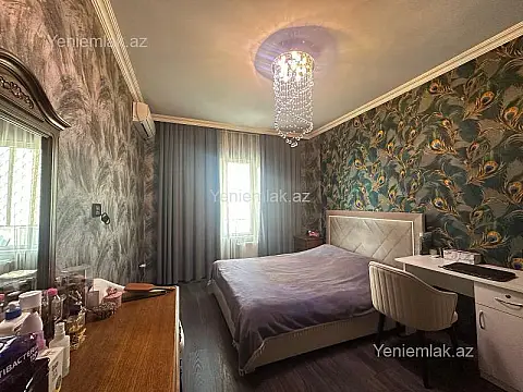 Satılır 4 otaqlı köhnə tikili 100 m²