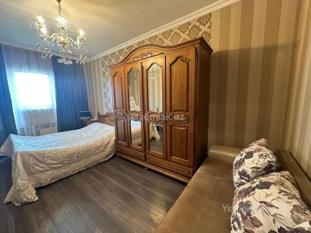 Satılır 4 otaqlı köhnə tikili 100 m²