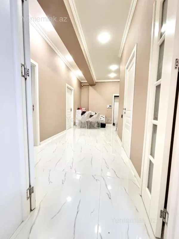 Satılır 3 otaqlı yeni tikili 120 m²