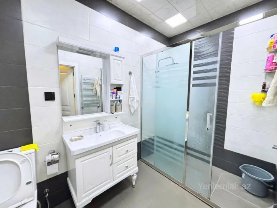 Satılır 3 otaqlı yeni tikili 120 m²