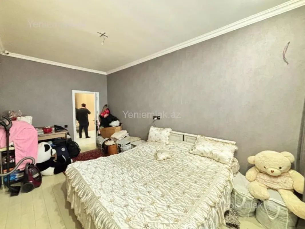 Satılır 3 otaqlı yeni tikili 120 m²