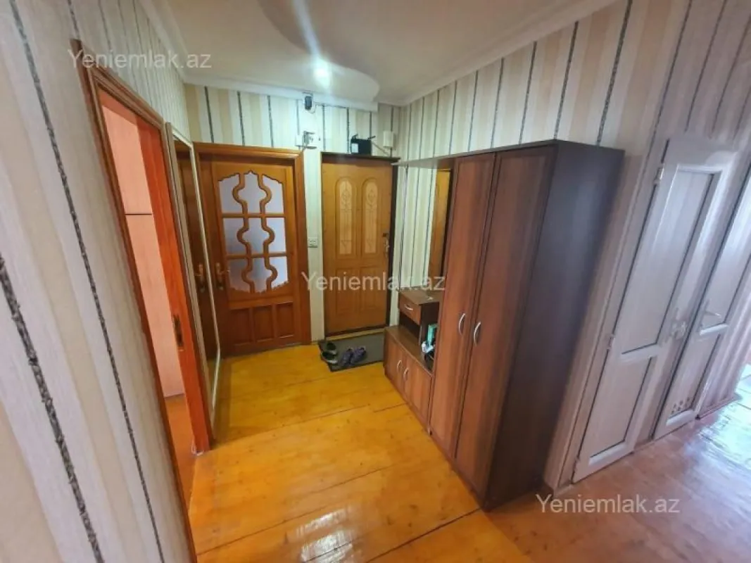 Satılır 4 otaqlı köhnə tikili 100 m²