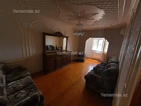 Satılır 4 otaqlı köhnə tikili 100 m²