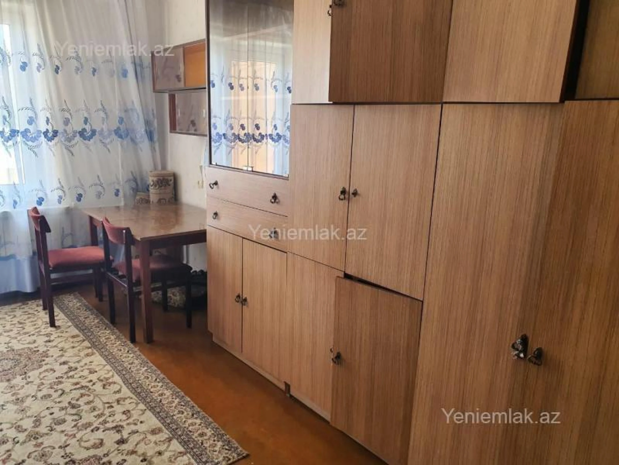 Satılır 4 otaqlı köhnə tikili 100 m²