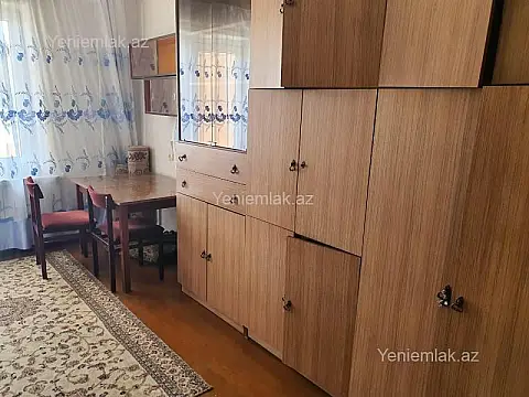 Satılır 4 otaqlı köhnə tikili 100 m²
