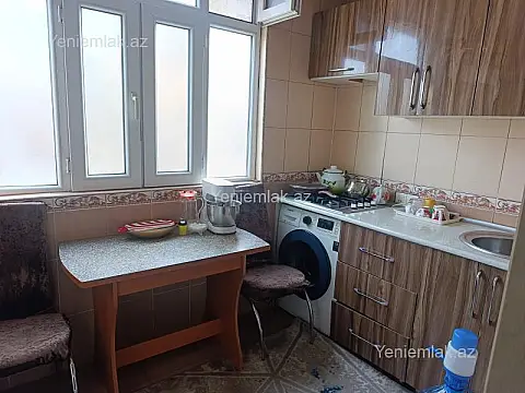 Satılır 2 otaqlı köhnə tikili 58 m²