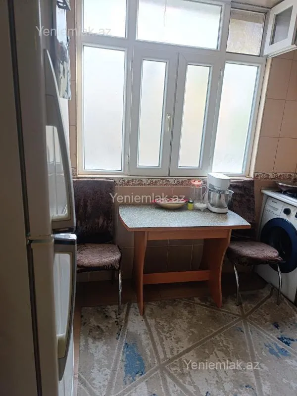 Satılır 2 otaqlı köhnə tikili 58 m²