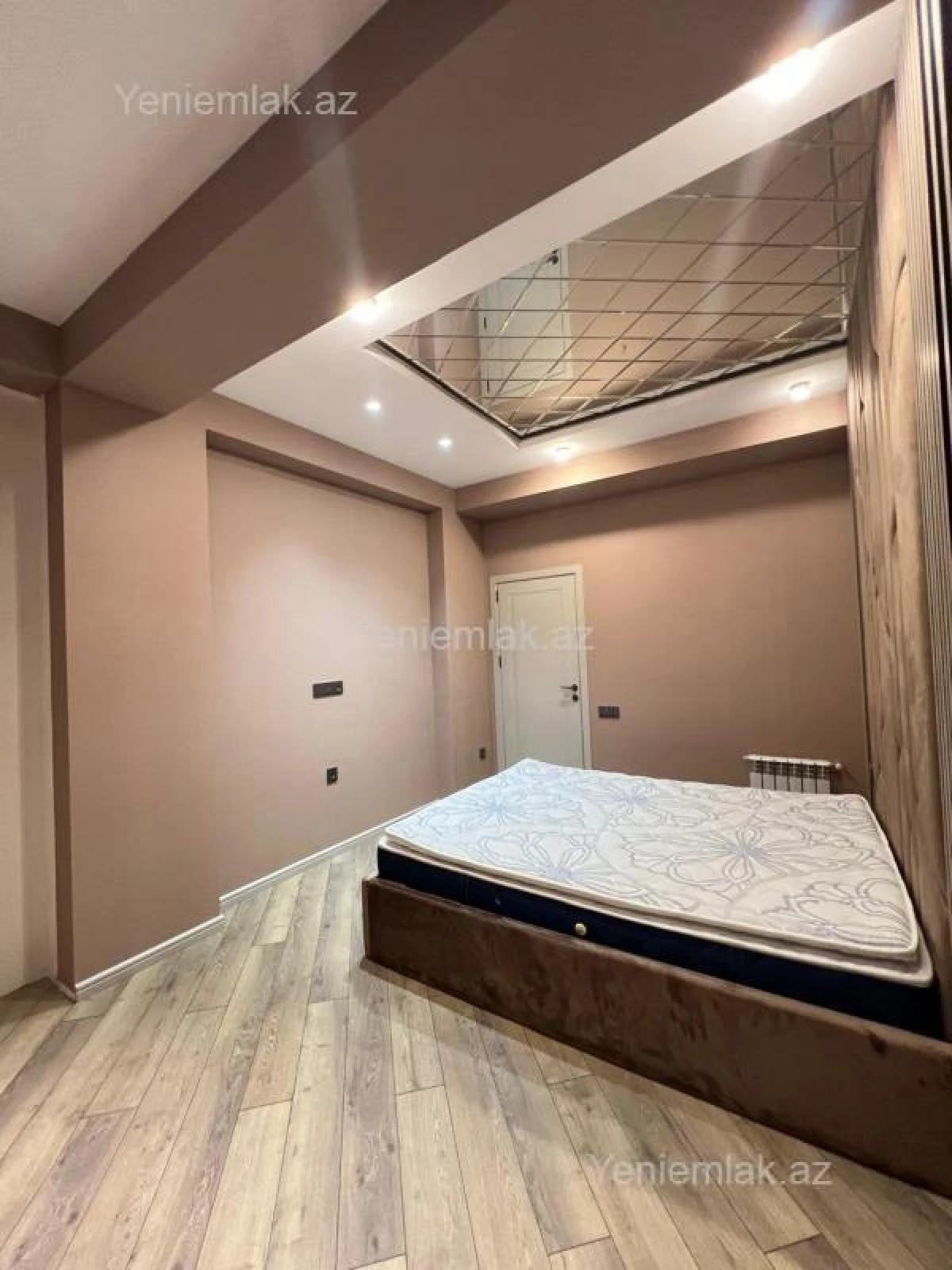 Satılır 2 otaqlı yeni tikili 72 m²