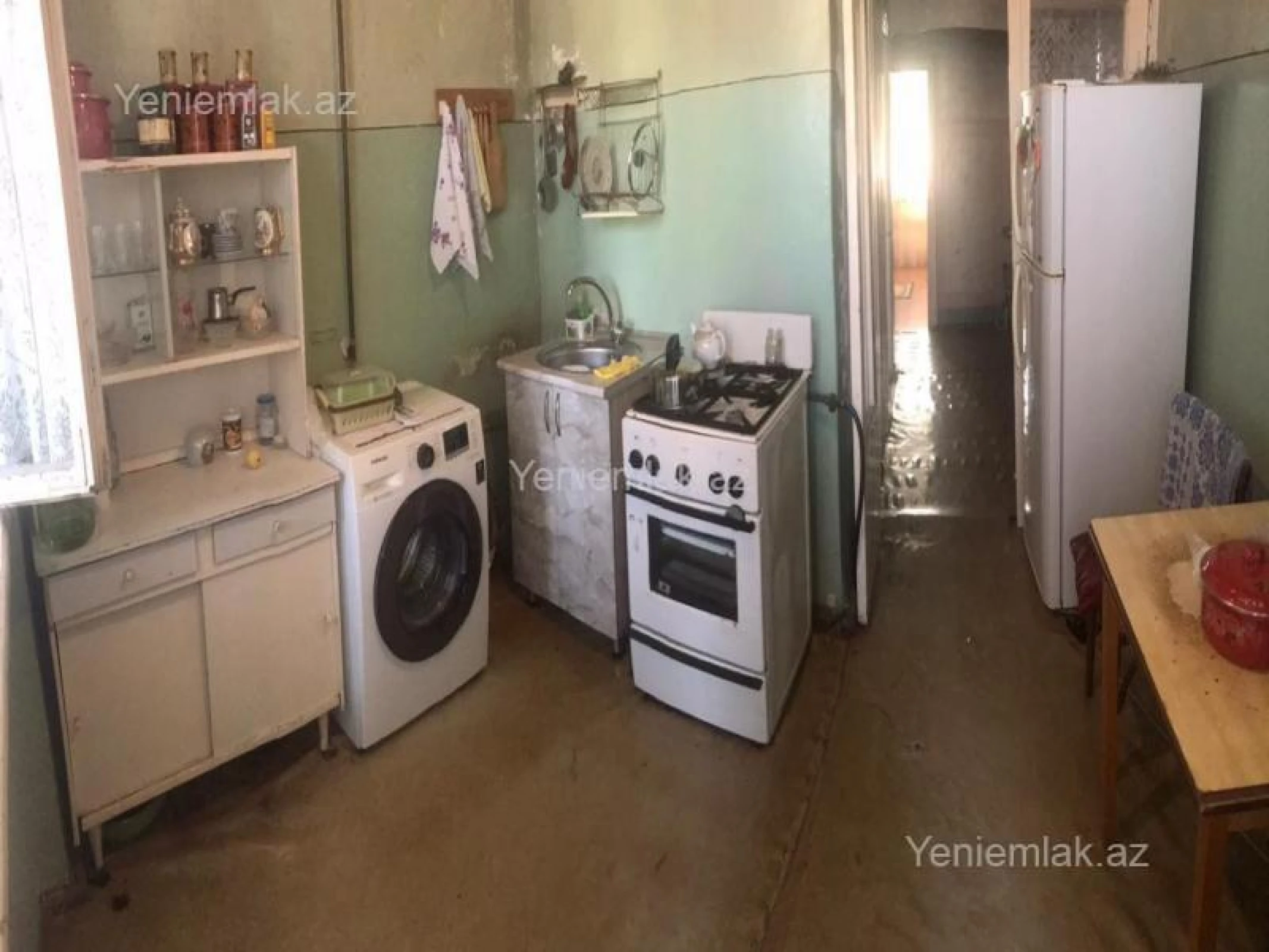 Satılır 3 otaqlı köhnə tikili 75 m²