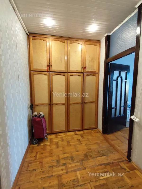 Satılır 2 otaqlı köhnə tikili 60 m²