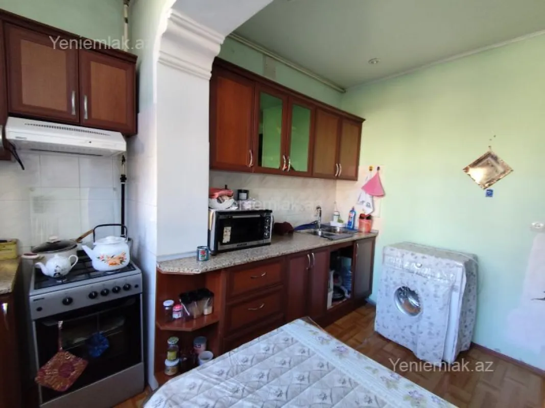 Satılır 2 otaqlı köhnə tikili 60 m²