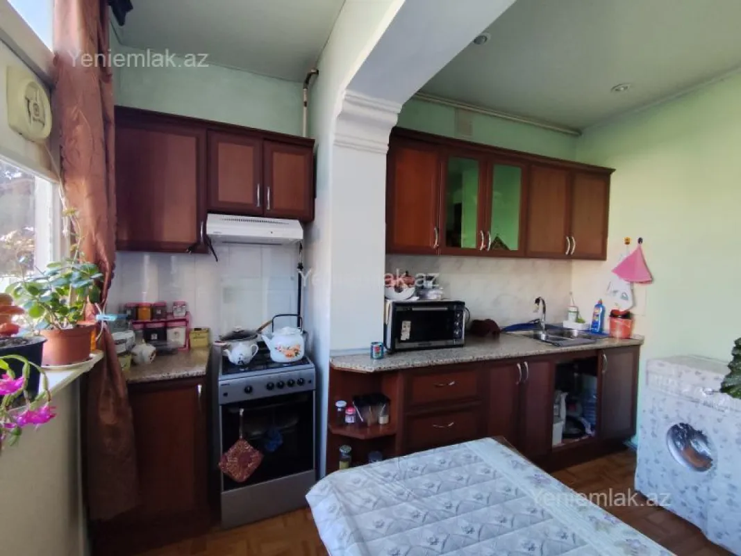 Satılır 2 otaqlı köhnə tikili 60 m²