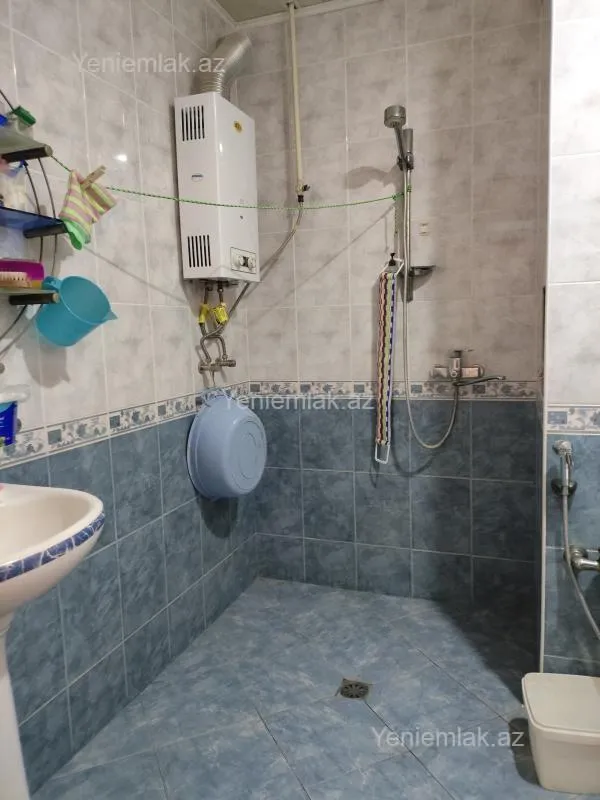 Satılır 2 otaqlı köhnə tikili 60 m²