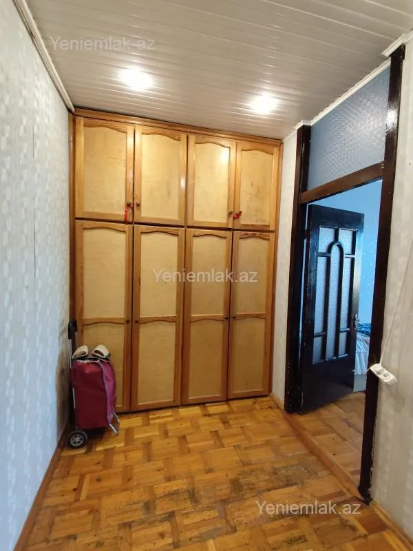 Satılır 2 otaqlı köhnə tikili 60 m²
