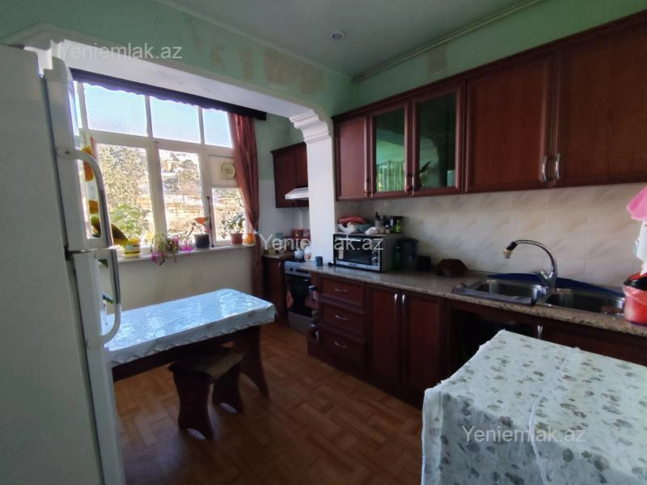 Satılır 2 otaqlı köhnə tikili 60 m²