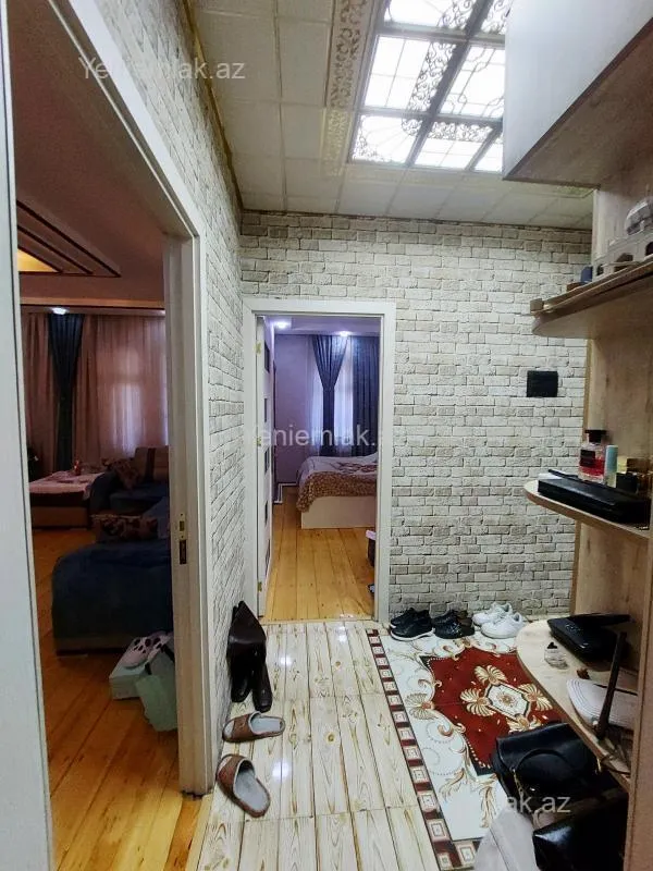Satılır 2 otaqlı köhnə tikili 58 m²
