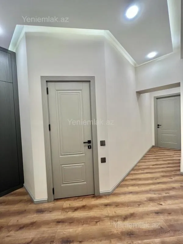 Satılır 3 otaqlı yeni tikili 80 m²