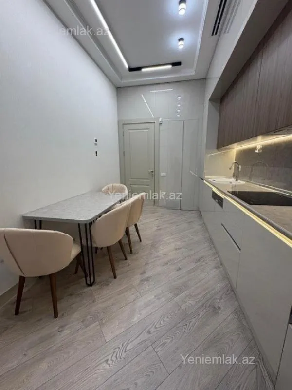 Satılır 4 otaqlı yeni tikili 120 m²