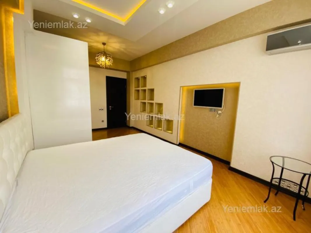 Satılır 3 otaqlı yeni tikili 115 m²