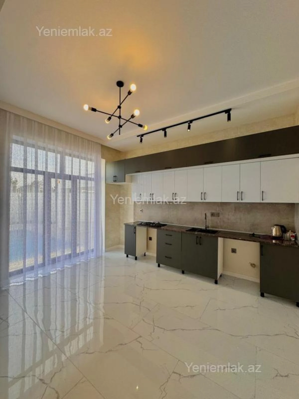 Satılır 4 otaqlı həyət evi 160 m²