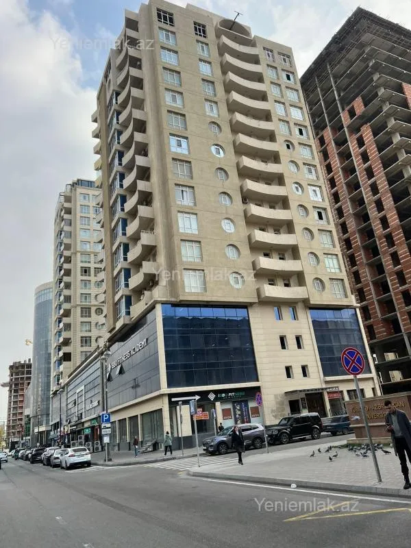 Satılır 3 otaqlı yeni tikili 136 m²