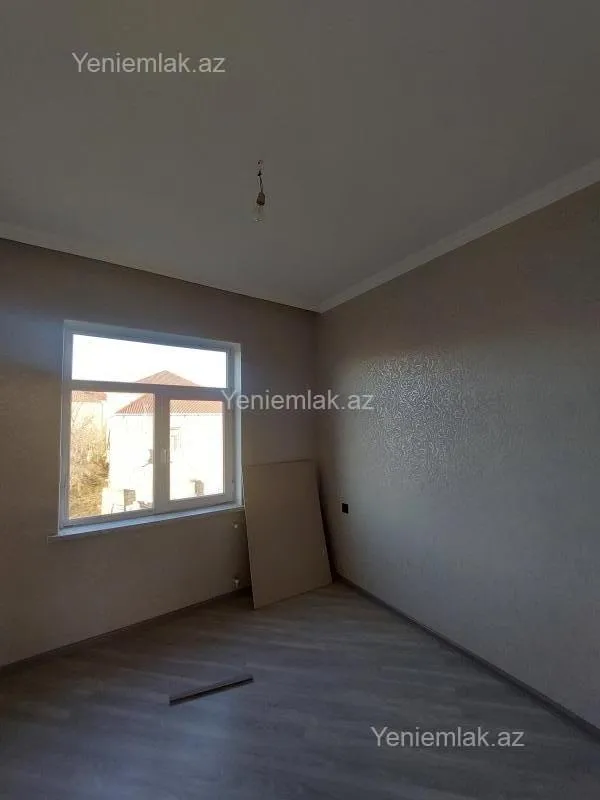 Satılır 4 otaqlı həyət evi 180 m²