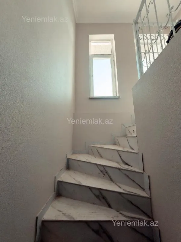 Satılır 4 otaqlı həyət evi 180 m²