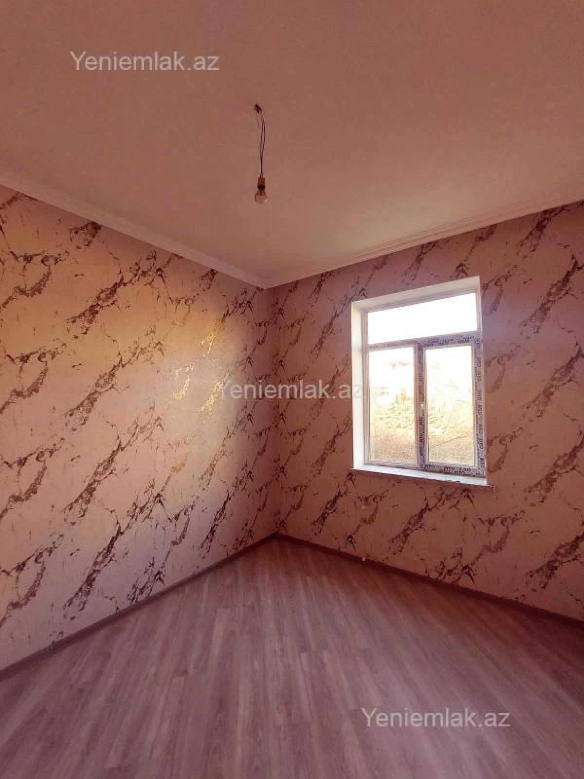 Satılır 4 otaqlı həyət evi 180 m²