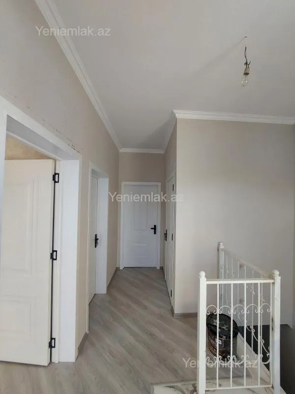 Satılır 4 otaqlı həyət evi 180 m²