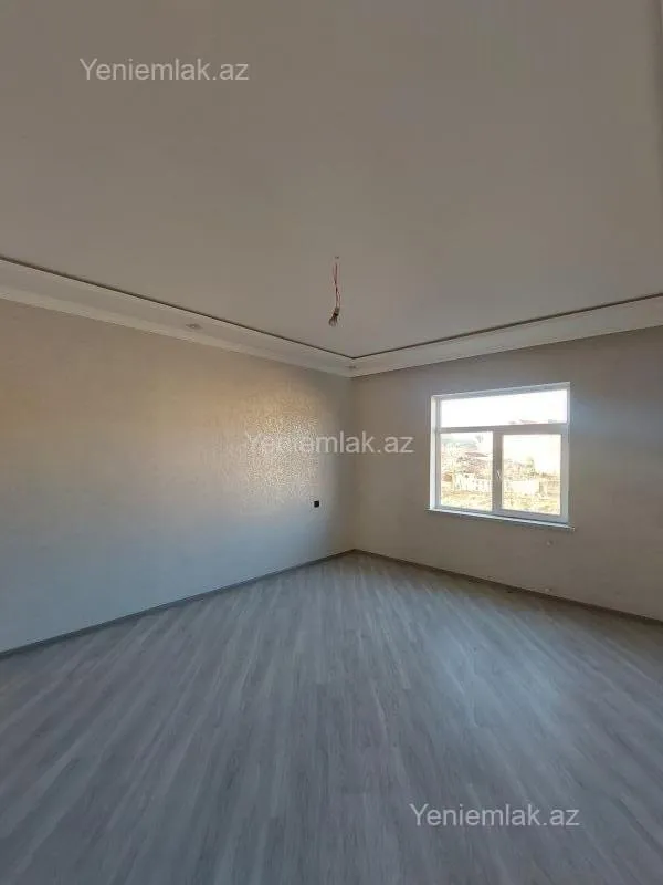 Satılır 4 otaqlı həyət evi 180 m²
