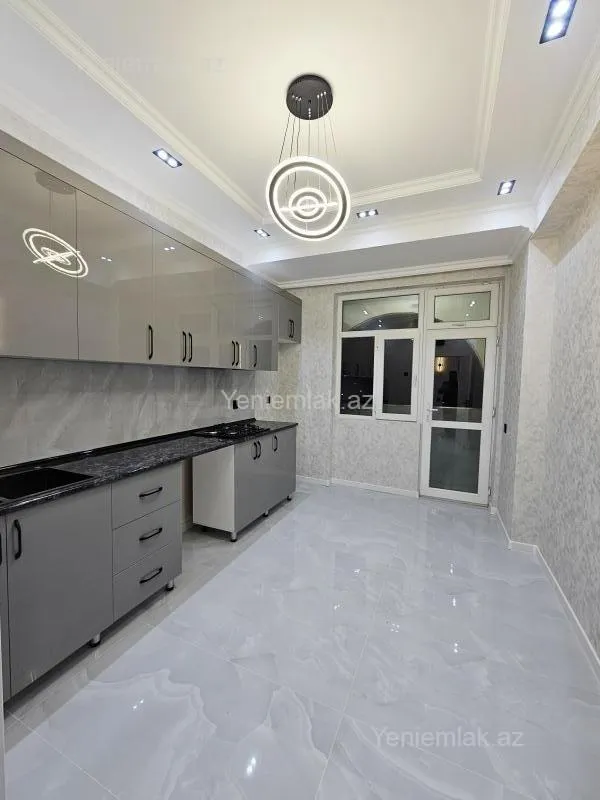 Satılır 3 otaqlı yeni tikili 90 m²