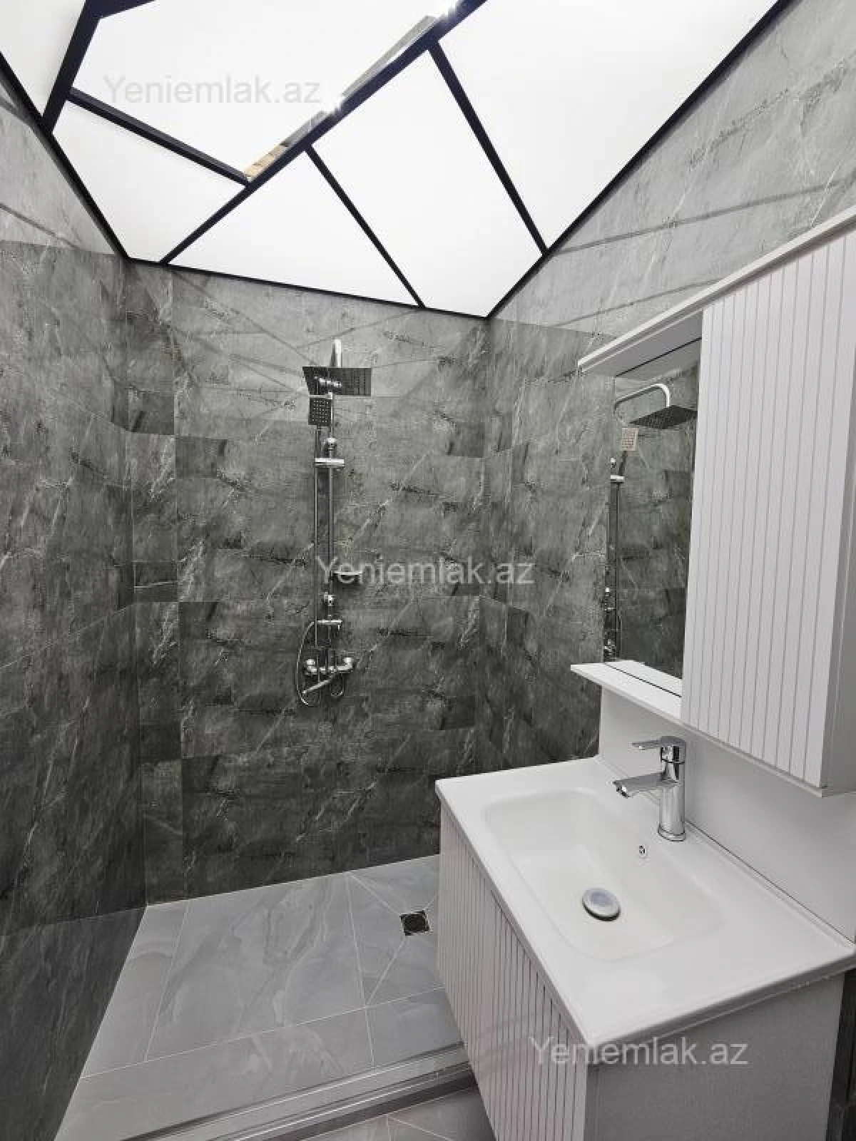 Satılır 3 otaqlı yeni tikili 90 m²