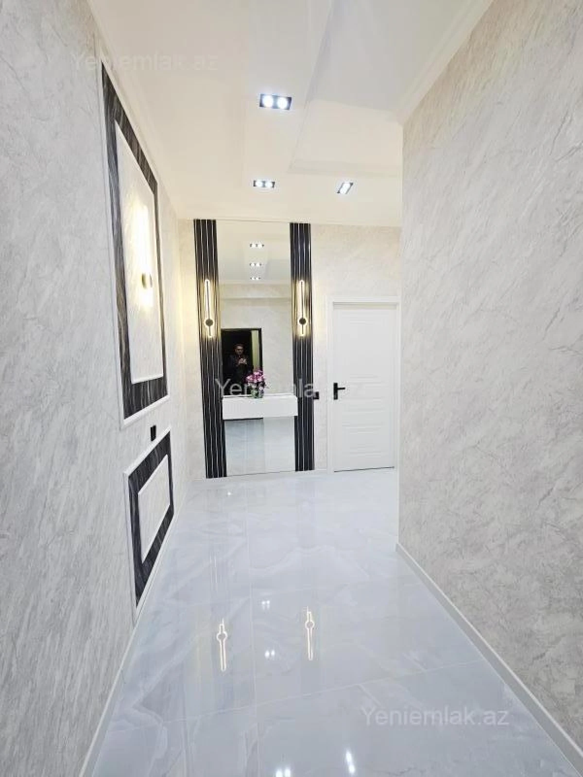 Satılır 3 otaqlı yeni tikili 90 m²