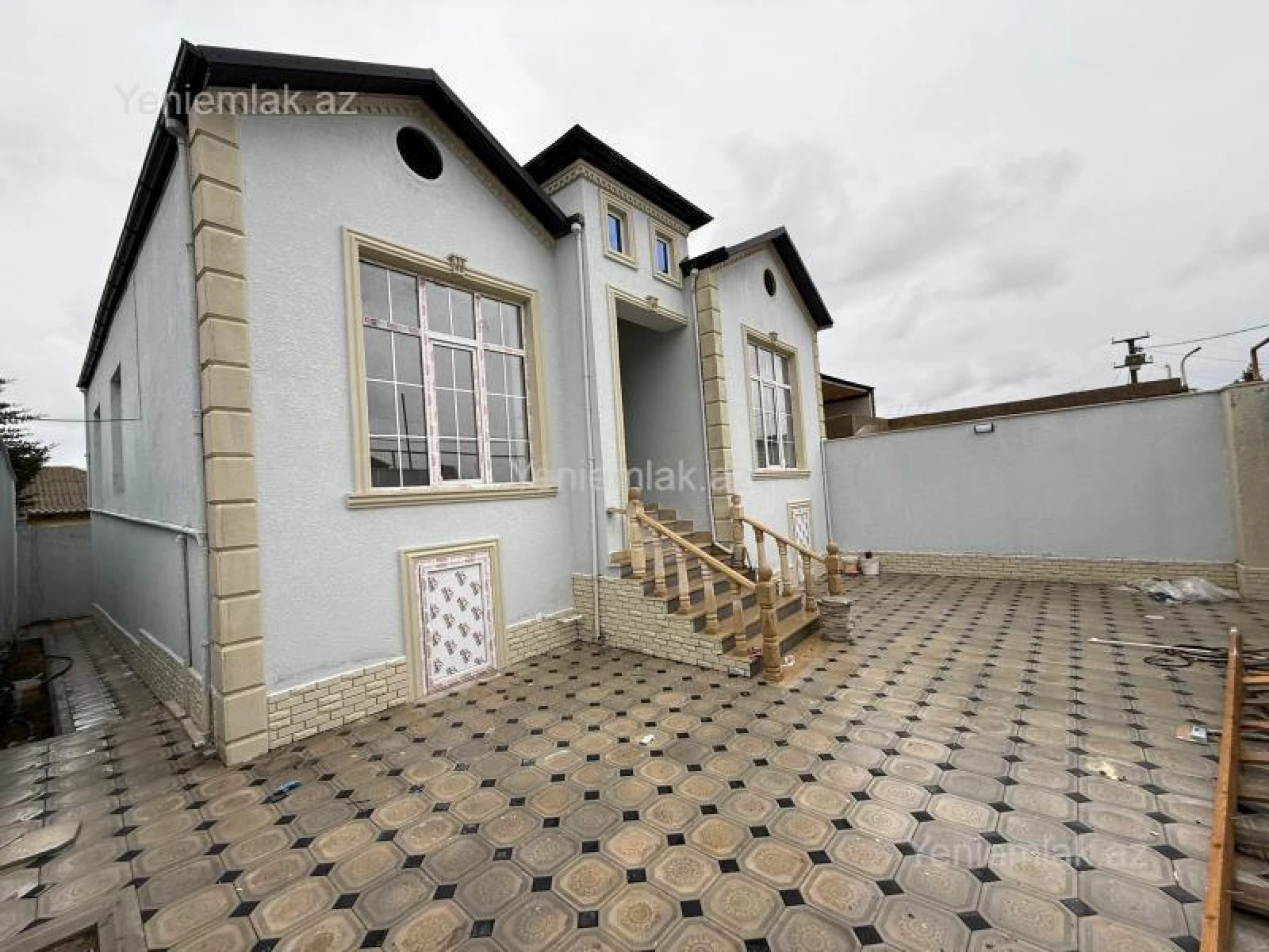 Satılır 4 otaqlı həyət evi 125 m²