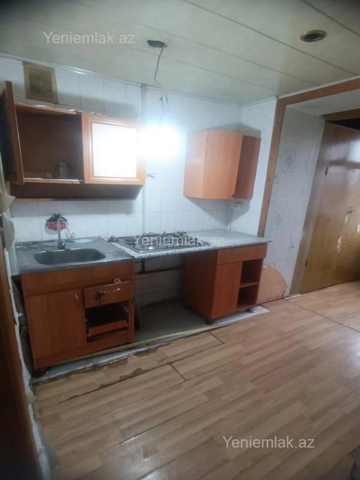 Satılır 1 otaqlı köhnə tikili 33 m²