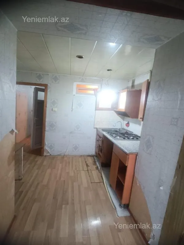 Satılır 1 otaqlı köhnə tikili 33 m²
