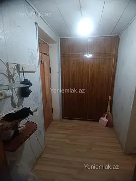 Satılır 1 otaqlı köhnə tikili 33 m²