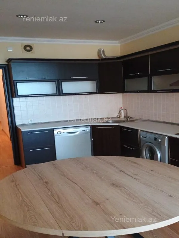 Satılır 4 otaqlı yeni tikili 132 m²