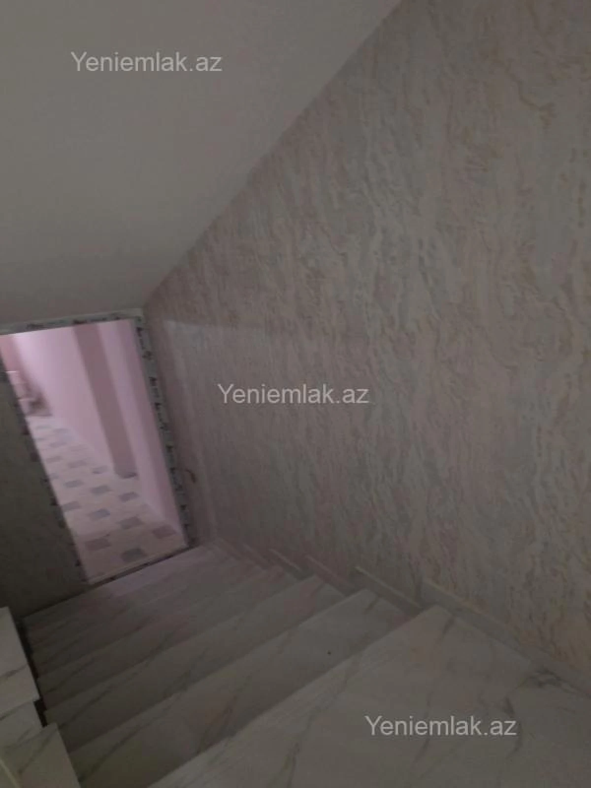 Satılır 10 otaqlı həyət evi 360 m²