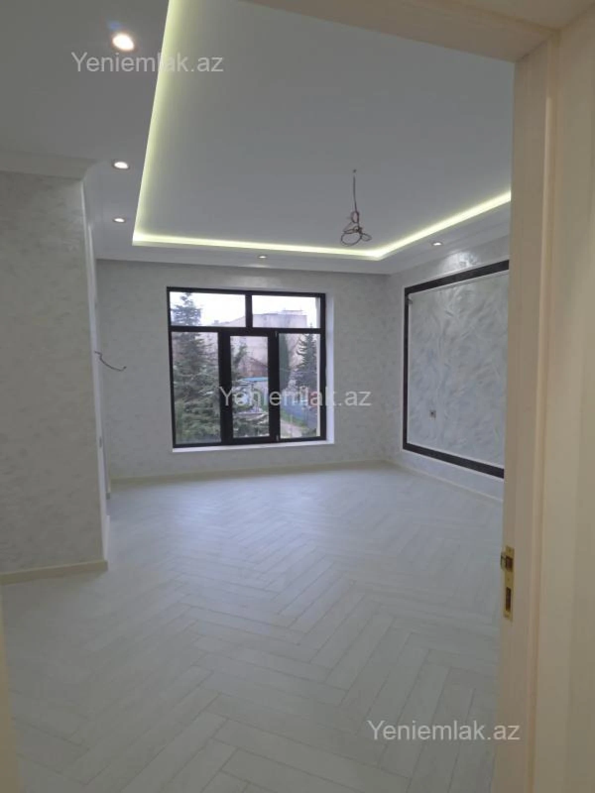 Satılır 10 otaqlı həyət evi 360 m²
