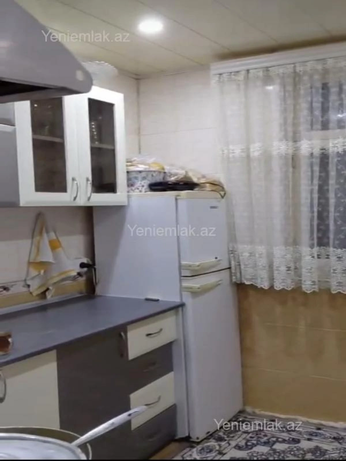 Satılır 4 otaqlı köhnə tikili 80 m²