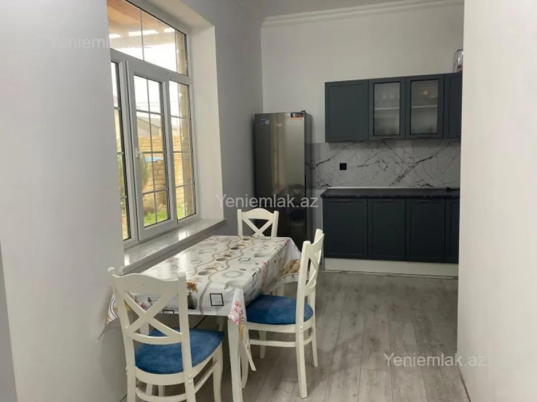 Satılır 4 otaqlı həyət evi 175 m²