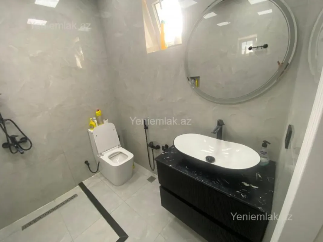 Satılır 4 otaqlı həyət evi 175 m²