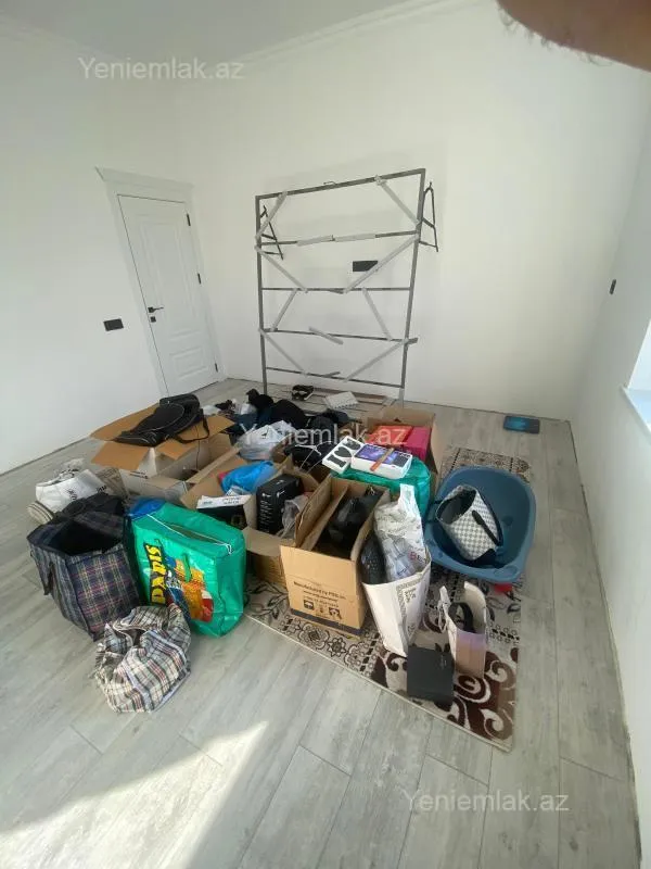 Satılır 4 otaqlı həyət evi 175 m²