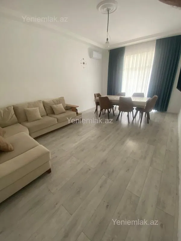 Satılır 4 otaqlı həyət evi 175 m²