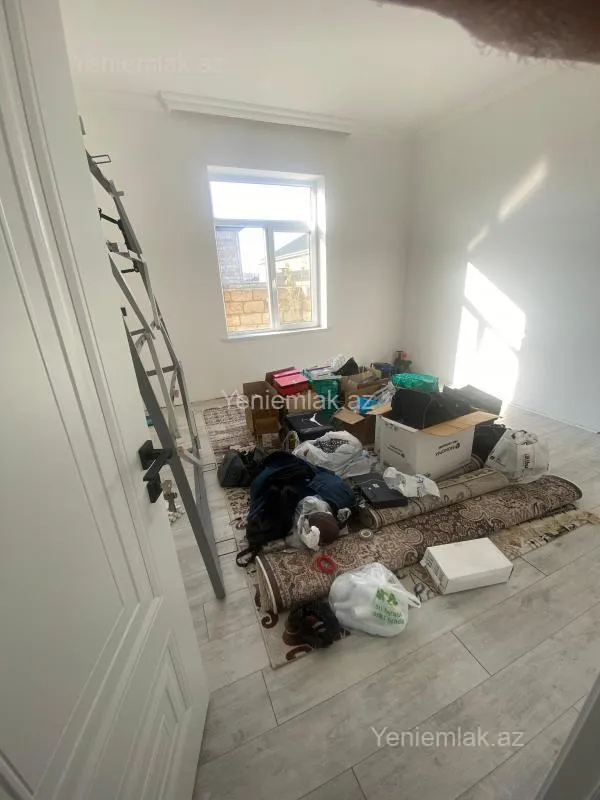 Satılır 4 otaqlı həyət evi 175 m²