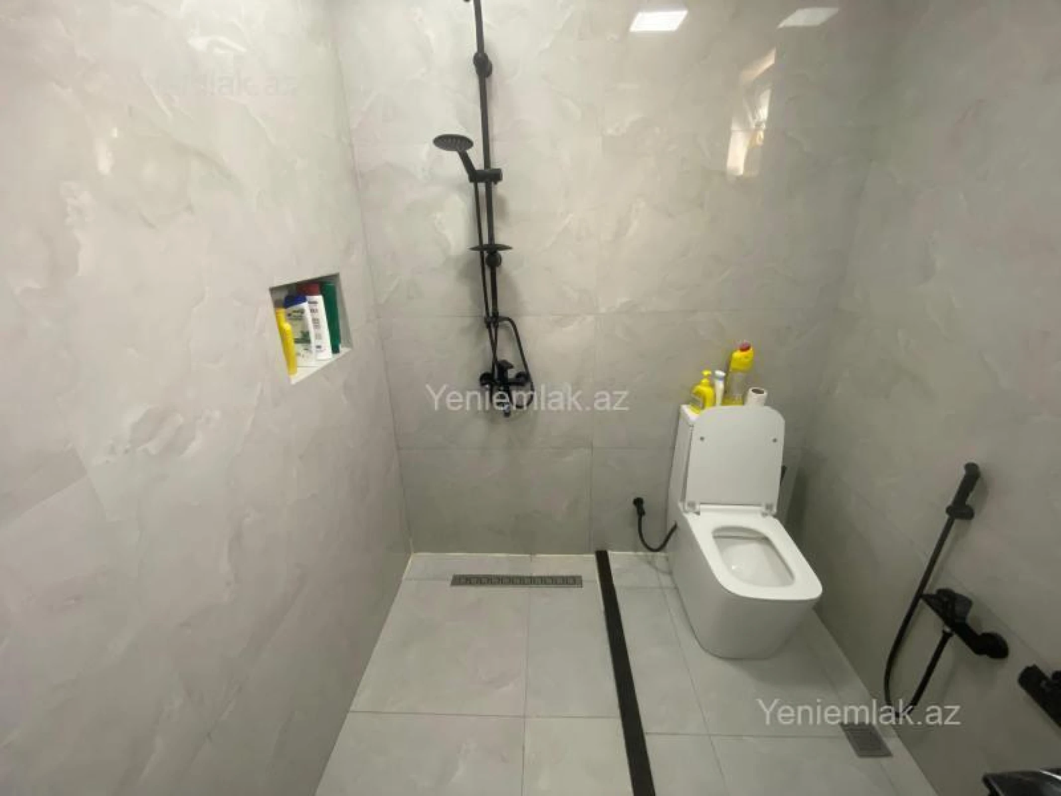 Satılır 4 otaqlı həyət evi 175 m²