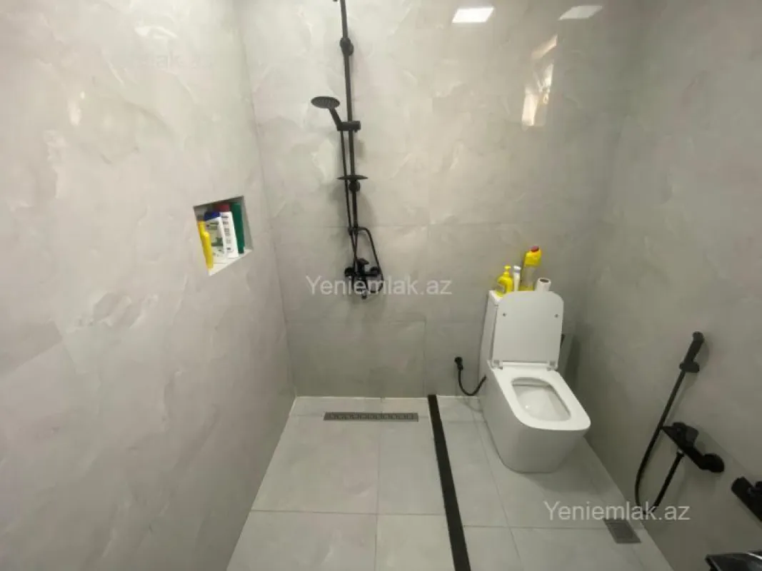 Satılır 4 otaqlı həyət evi 175 m²