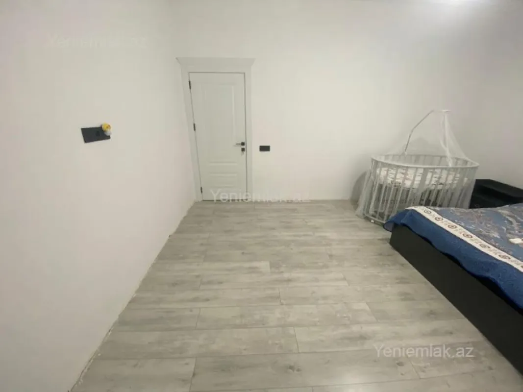 Satılır 4 otaqlı həyət evi 175 m²